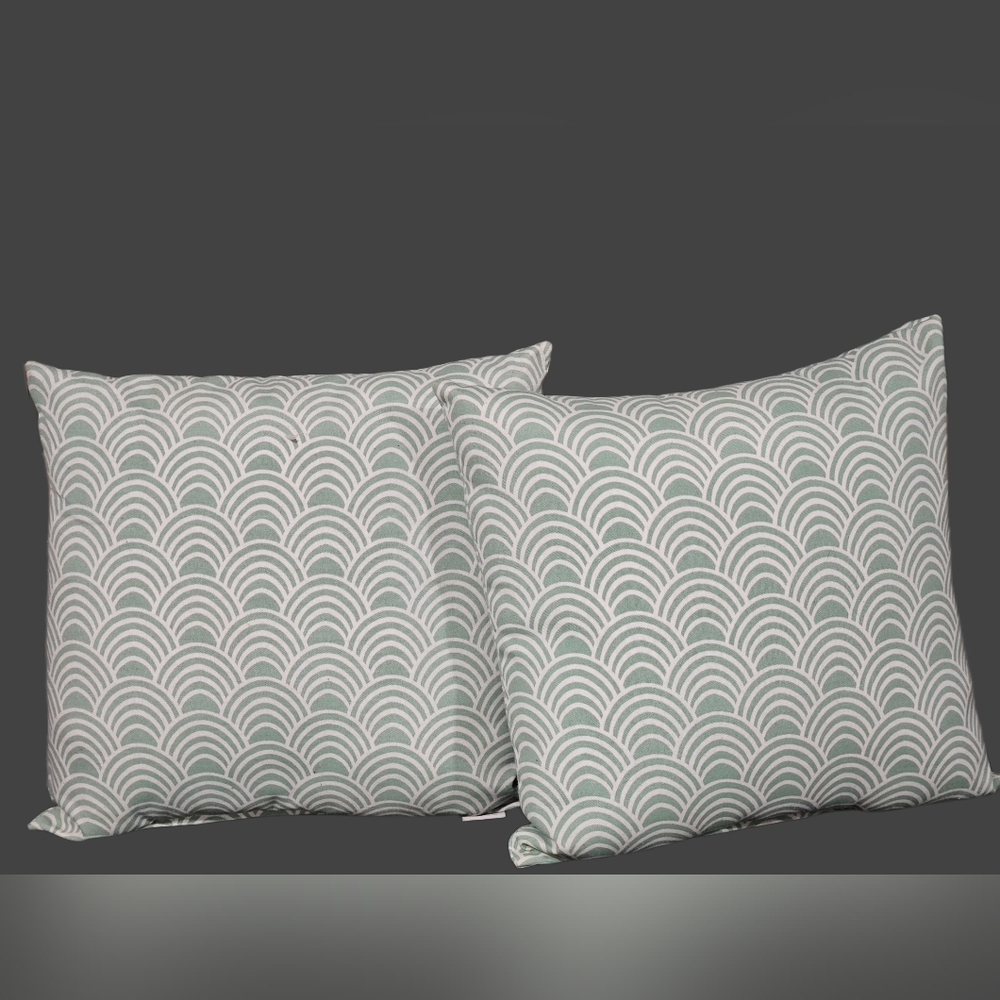 Geometric Pattern Pillow Set